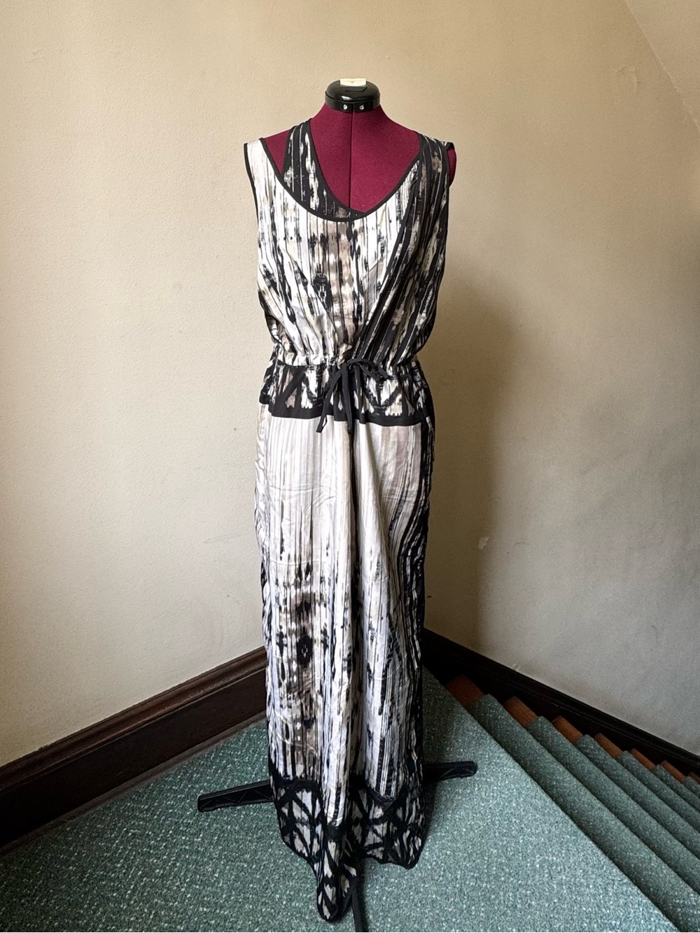 Kenneth Cole New York Abstract Cross Front Sleeveless Maxi Dress